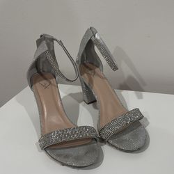 size 10  windsor silver sparkly heels