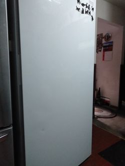 21 Cubic Foot Frigidaire Freezer