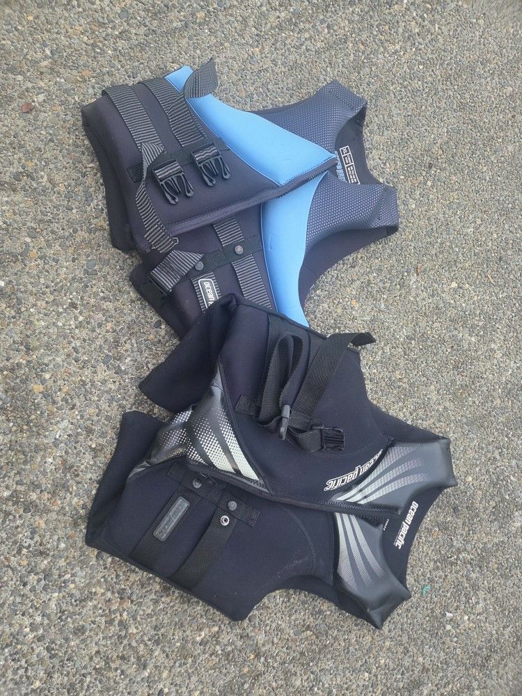 2 Adult Life Jackers