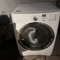 Electrolux  High Capacity Dryer With Steam