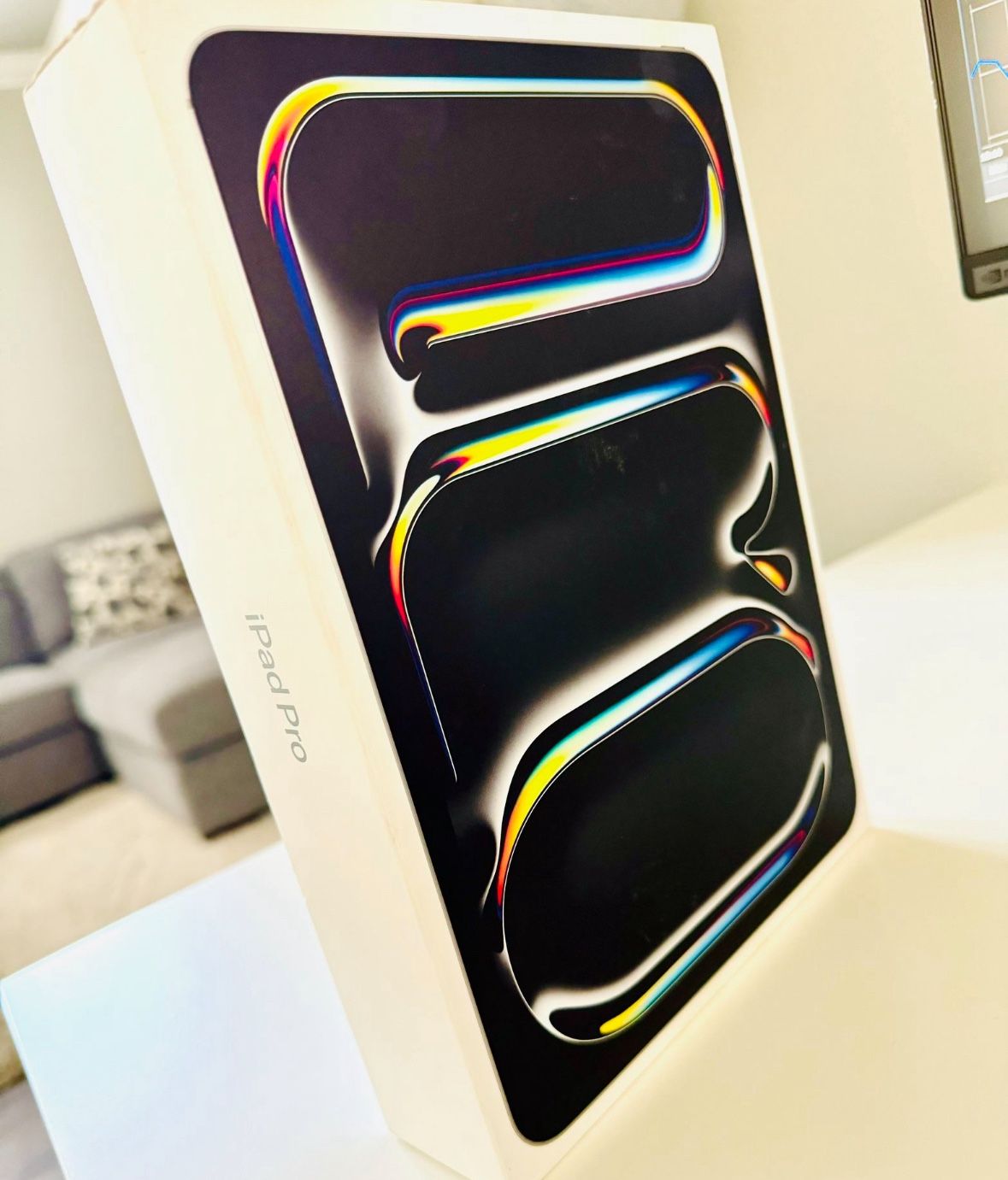 Apple iPad Pro 13-inch! 256GB, WiFi + Unlocked Cellular Brand New Sealed!