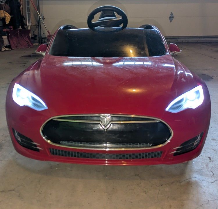 Tesla Model S for Kids (Radio Flyer)