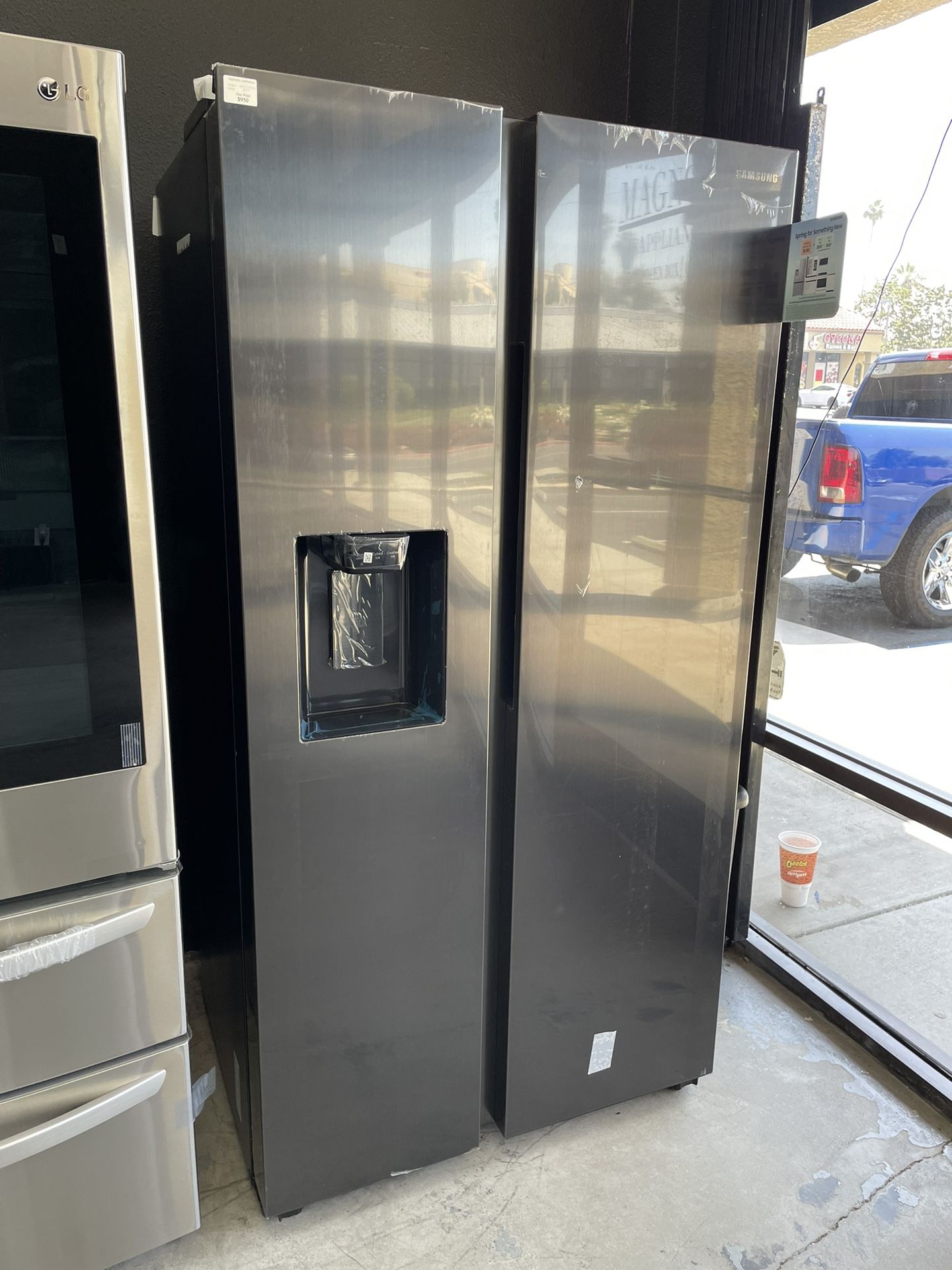 Black Stainless Samsung 2 Door / Side By Side Refrigerator With Water And Ice 