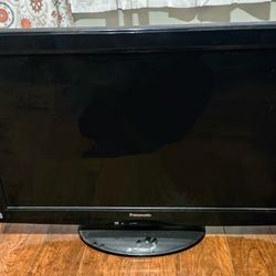 32" Panasonic Flat Screen (Model TC-L32U22)