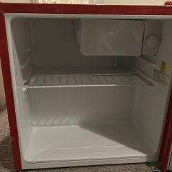 Mini Fridge 
