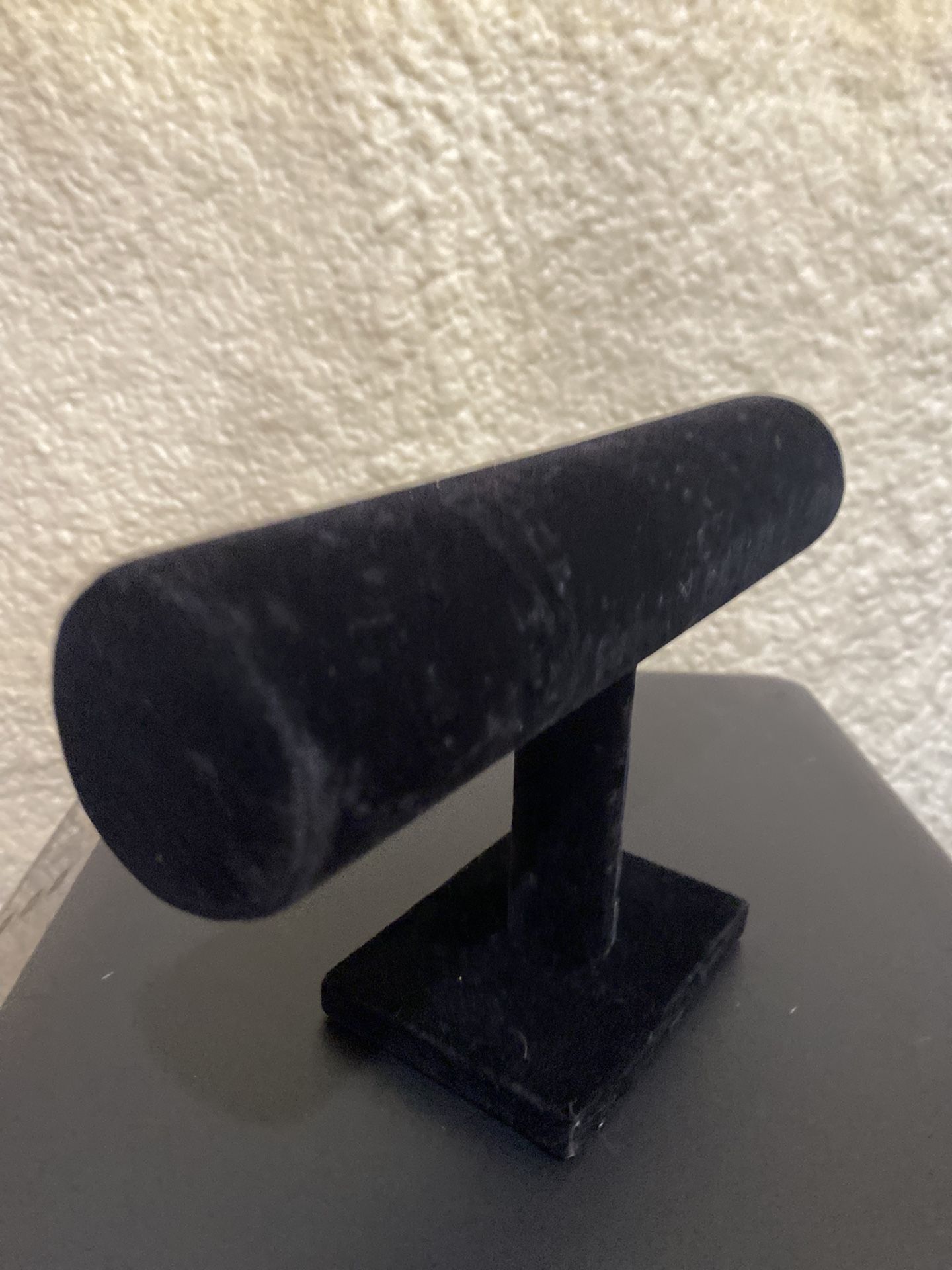 Black Bracelet Velvet Holder