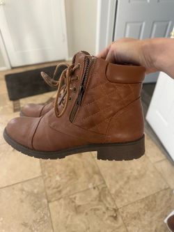 Cute leather brown boots women’s size 8 zip up Vepose New York
