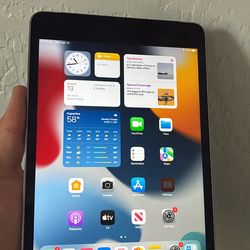 iPad Mini 4 128gb. Like New And Unlocked!