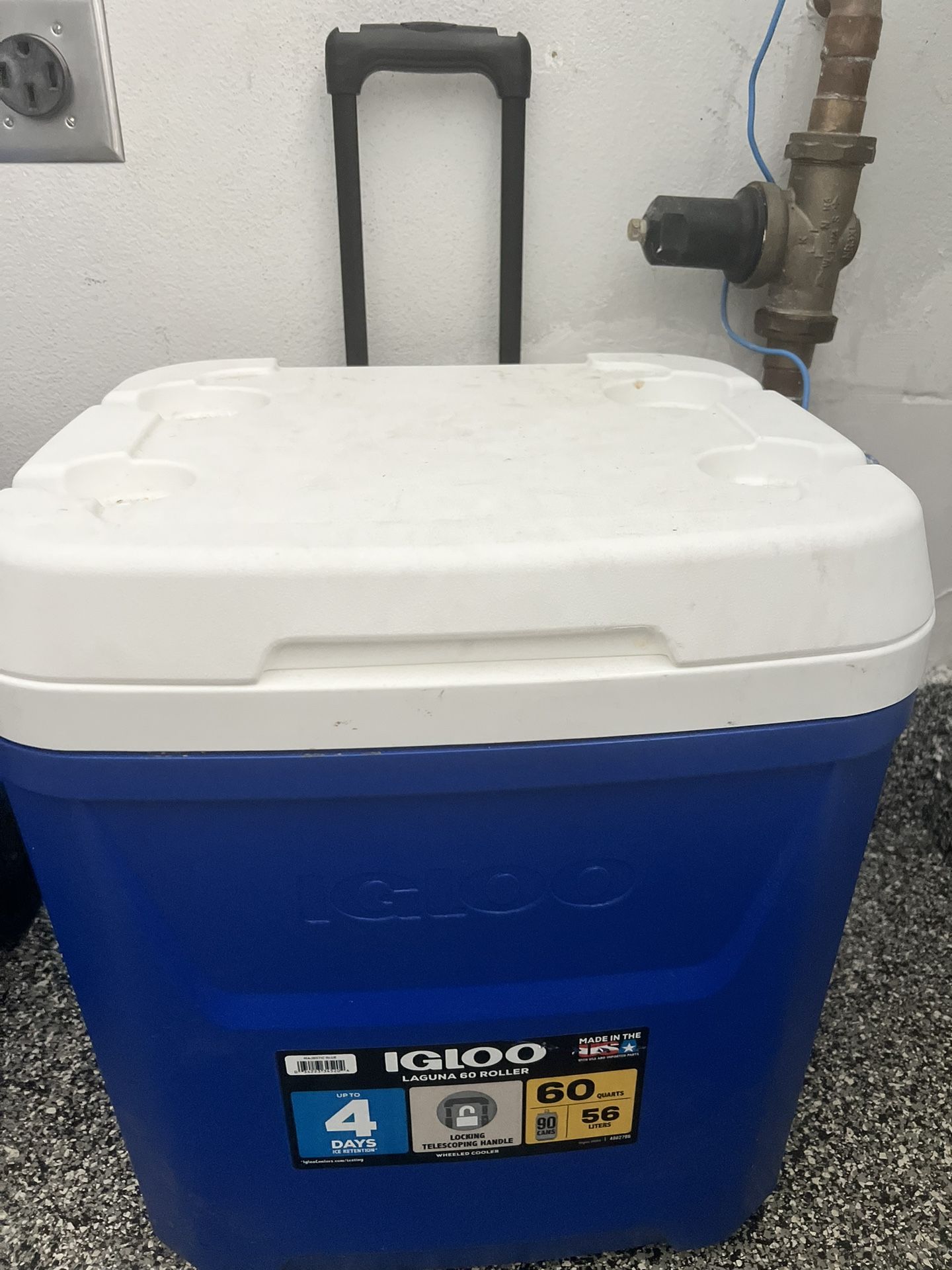 Rolling Igloo Cooler 