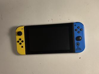 Nintendo Switch Fortnite Wildcat Bundle
