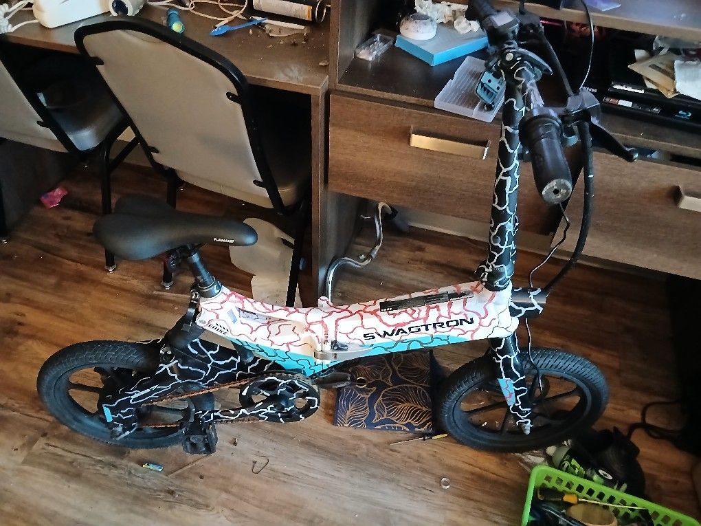 EB7 Swagtron E- Bike 