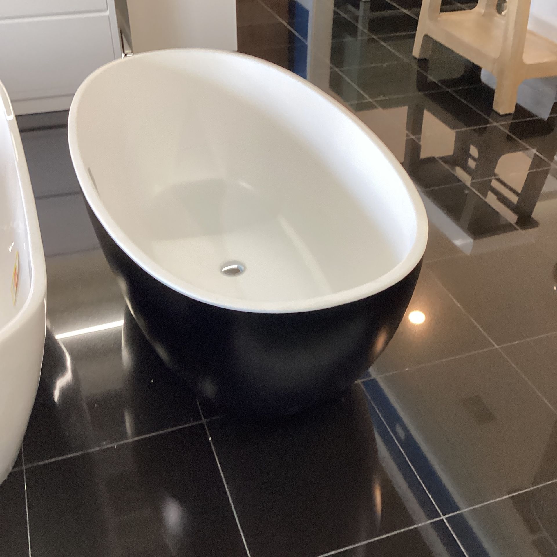 59” Freestanding Bathtub New One Piece Acrylic Matte Black Outside Matte White Inside Steel Frame Leveling Legs For Easy Installation Ready To Go