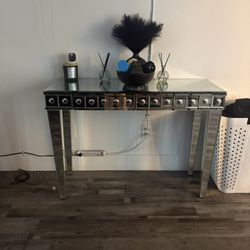 Mirrored Accent Table/vanity With 2 Drawers