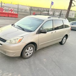 2004 Toyota Sienna