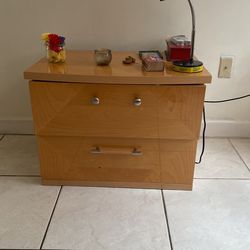 Beautiful 2-drawer Unit