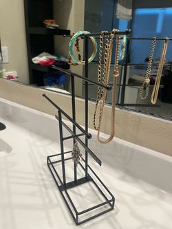 Jewelry holder