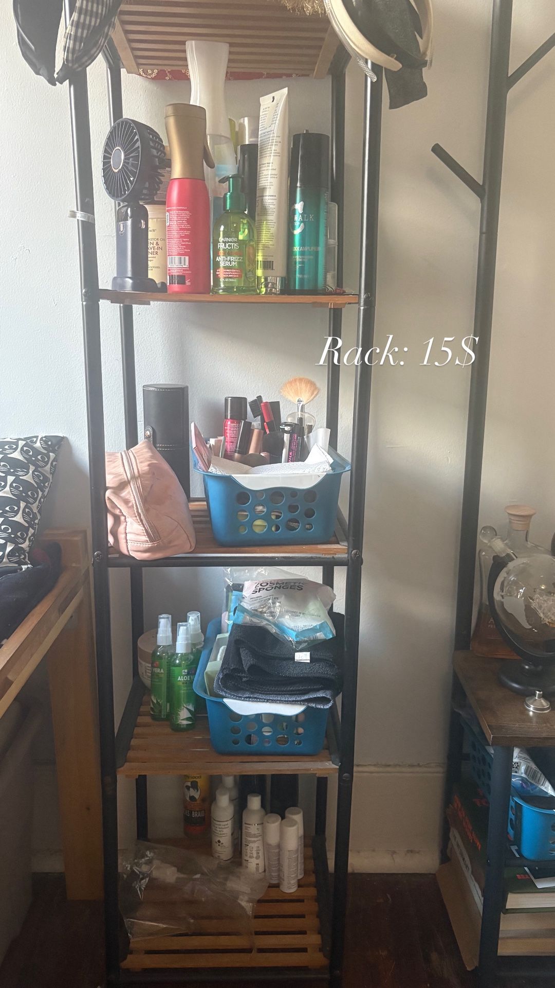 Wooden  Beauty Supplies  Rack 