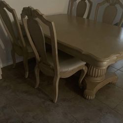 Table & Chairs 