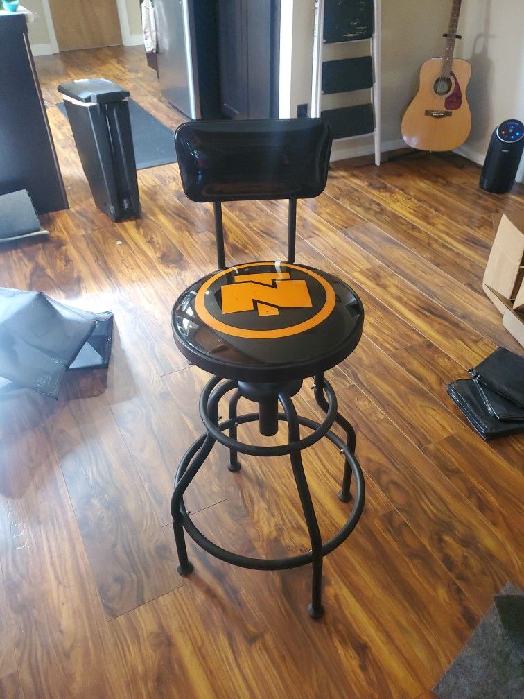 Northern Tools Swivel Bar Stool