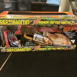 Reptile tank with accessories