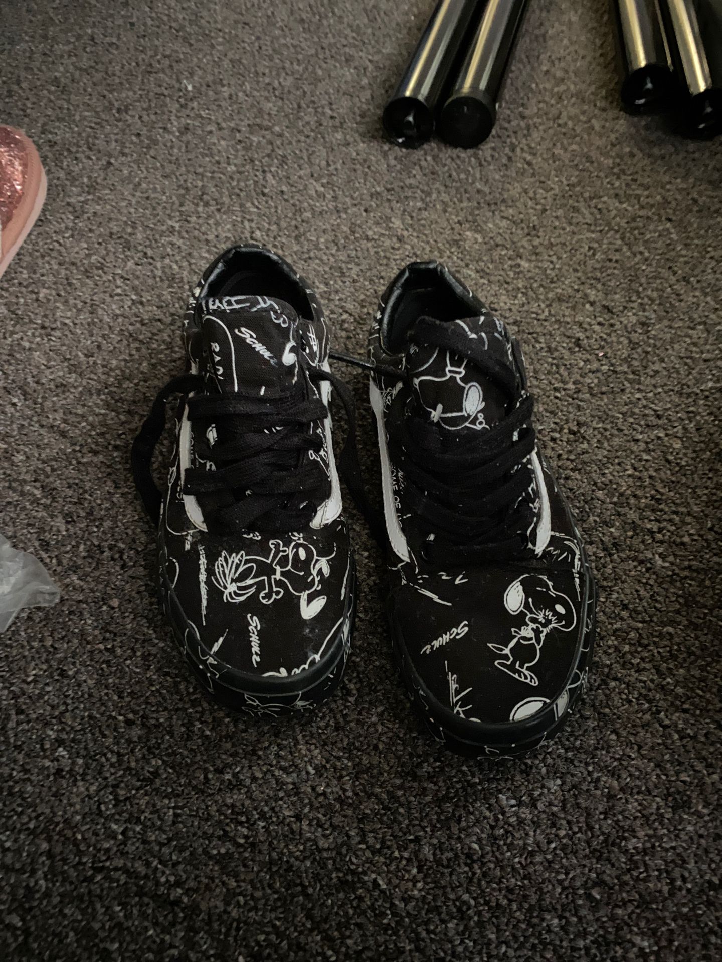 Black and white snoopy vans