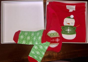 New in box, Elegant baby 2-piece Set 9-12 Months