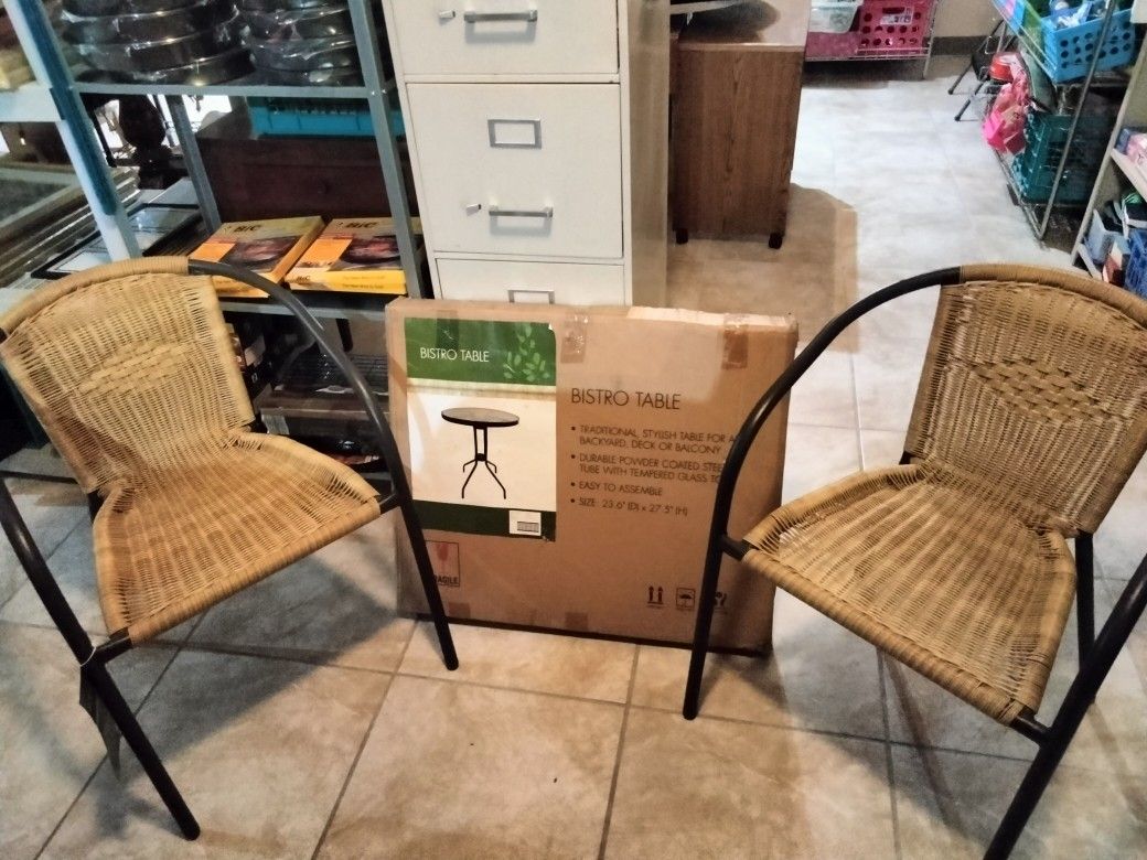 BISTRO TABLE WITH 2 CHAIRS