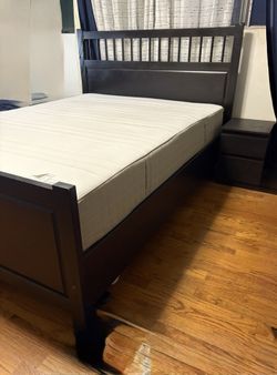 Queen Bed And 2 Nightstand