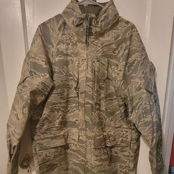 PARKA, ALL- PURPOSE ENVIRONMENTAL, CAMOUFLAGE JACKET SPM1C1-09-D-0035