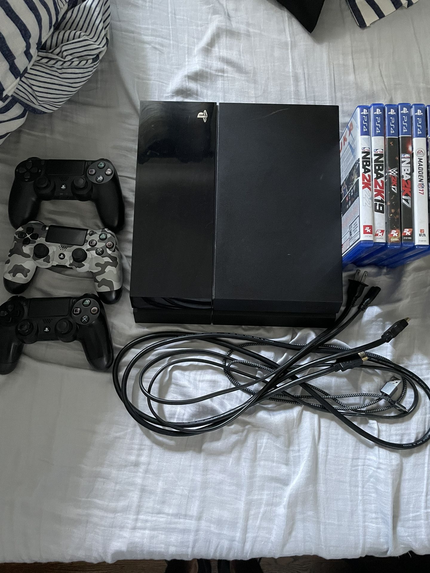 Great Condition Used PS4, 3 Controllers and 6 Games (NEGOTIABLE)