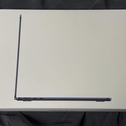 MacBook Air 13inch M4 256GB + Apple warranty ~ Brand new
