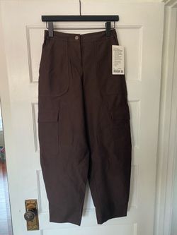 Lululemon Light Utilitech Cargo Pocket HR Pant Size: 25 Color: Expresso