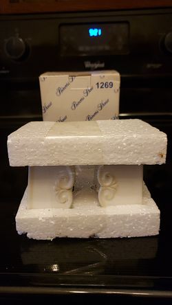 New Set of 6 Princess House Cream Colored Place Card Holders