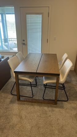 Dining room table and 4 chairs