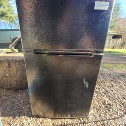 Keystone Mini Fridge 