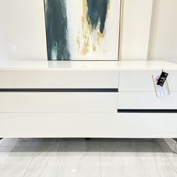 Brand New White Oslo Dresser 