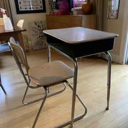 Adjustable Student Desk And Chair 