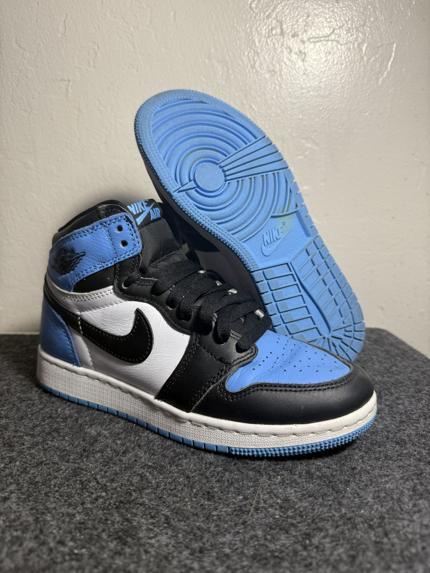 Jordan 1 UNC Youth Sneaker Size 4y