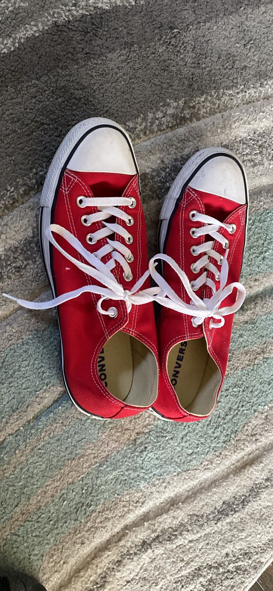 Red converse chuck Taylors