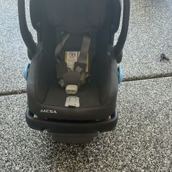 Black Uppababy Mesa  Car seat