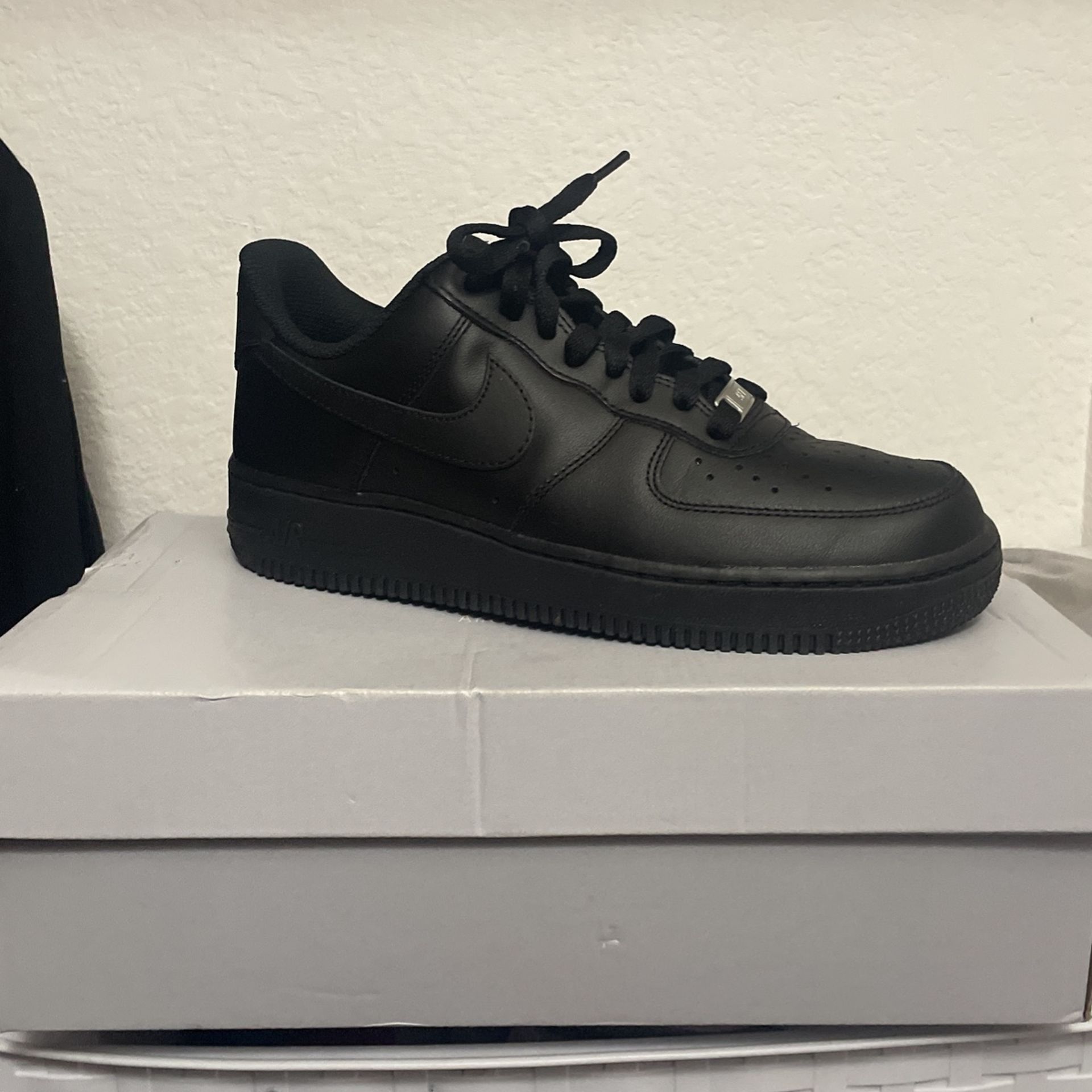 Black Air Force 1 for Sale in Miami, FL - OfferUp