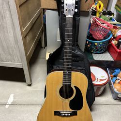 Montaya Acoustic Guitar 