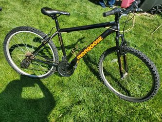 26" Mens Mongoose Mountain bike