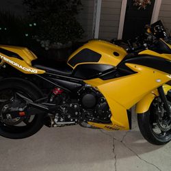 2009 Yamaha FZ6R