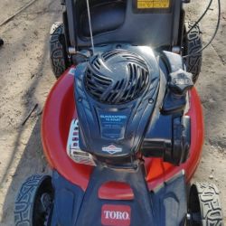 Toro Self Propelled Lawnmower With Bag /Cortadora Toro De Transmission Con Bolsa  Casi Nueva 