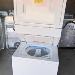 Whirlpool Stackable Washer And Electric dryer 