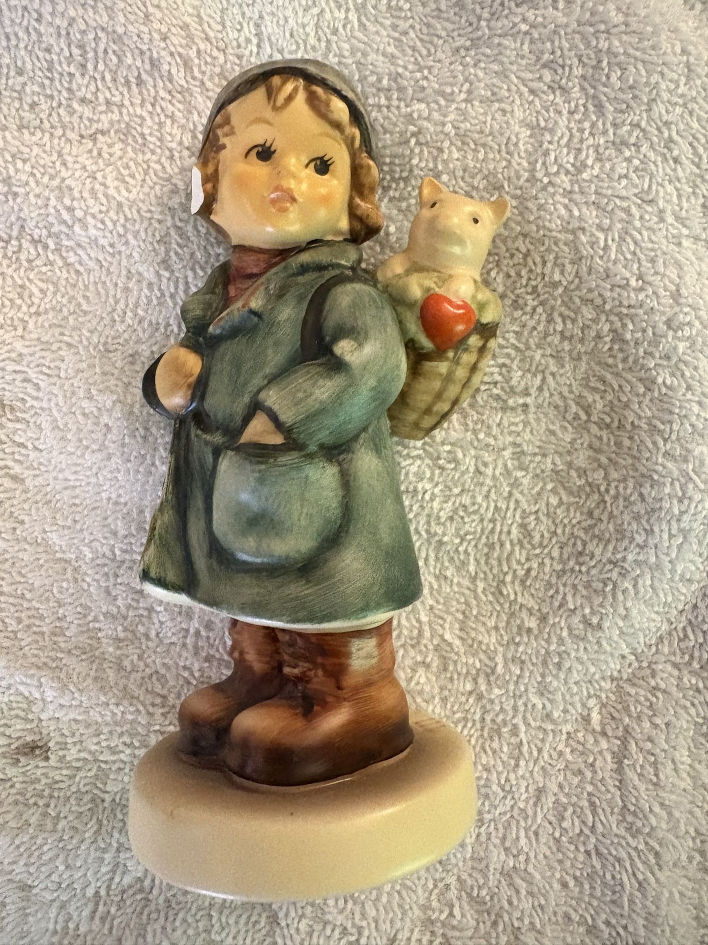 MJ HUMMEL GOEBEL FIGURINE "Lucky Friend"
