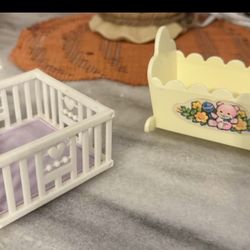 Vintage 1986 My Little Pony G1 Yellow Nursery Cradle and playpen