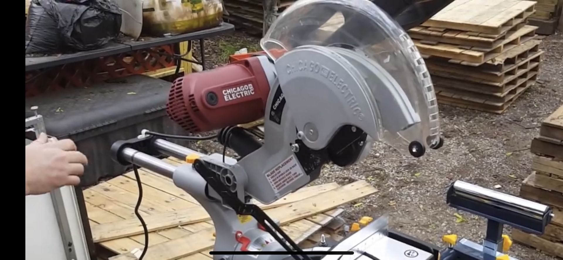 SLIDING MITER SAW