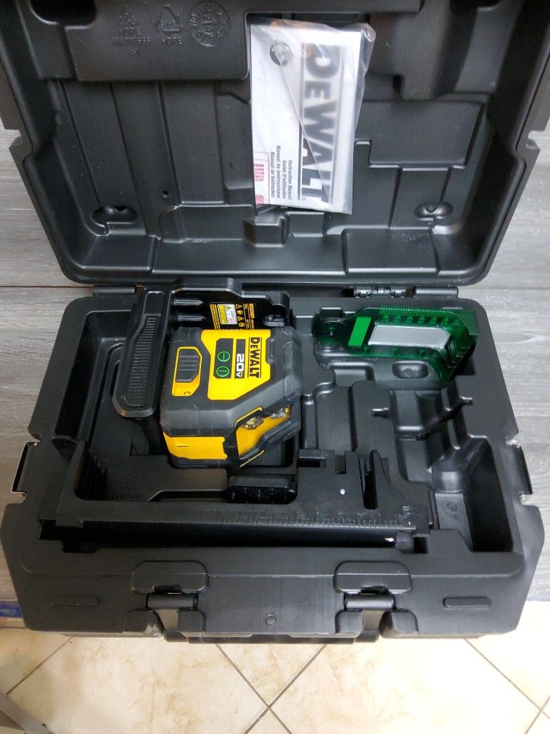 Dewalt Dcle34021 20v Green Crossline Laser W Hard Case (Tool Only)